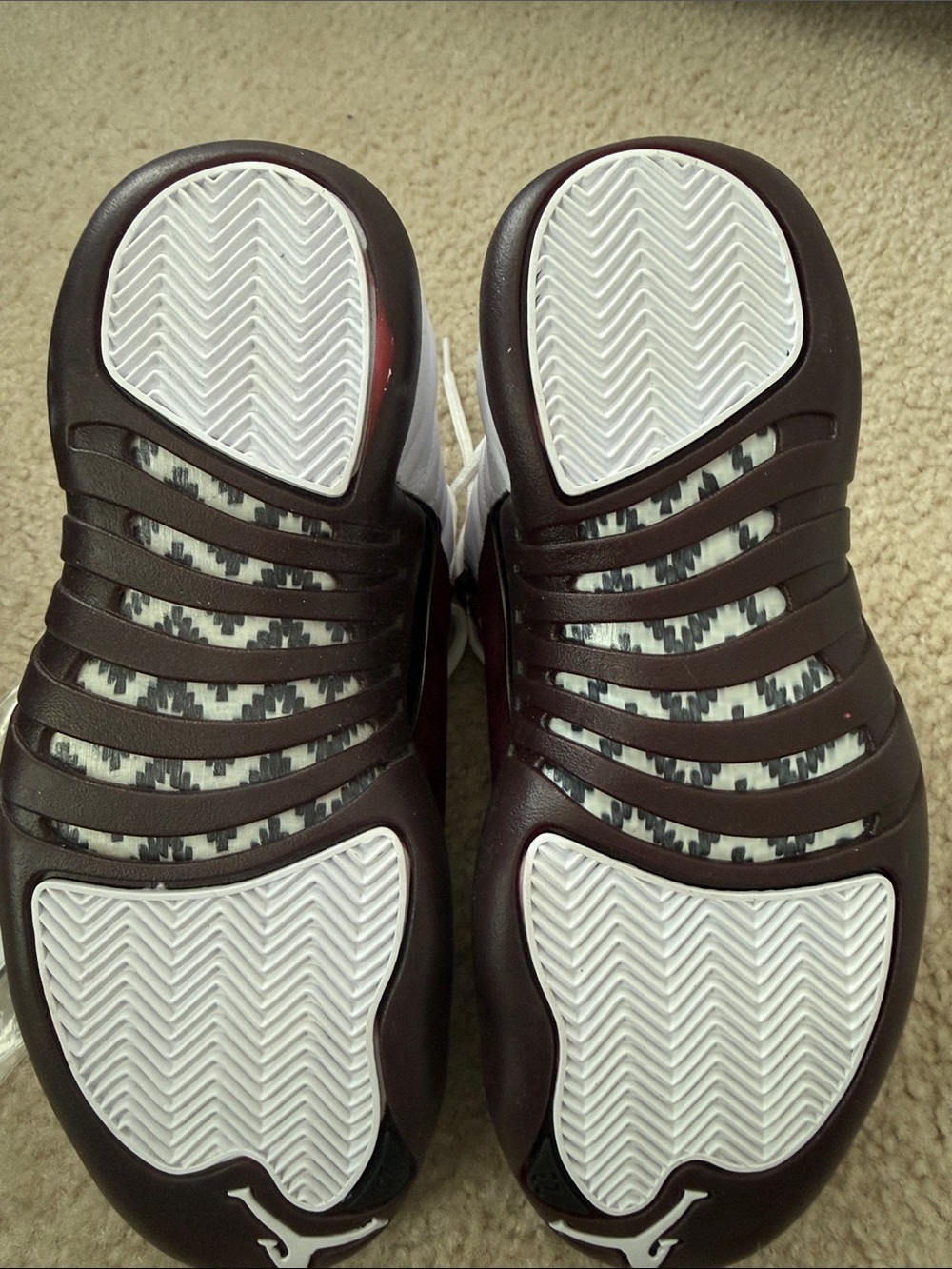 Jordan High-Top Sneakers in White and Burgundy Suede - Picture 3 of 4